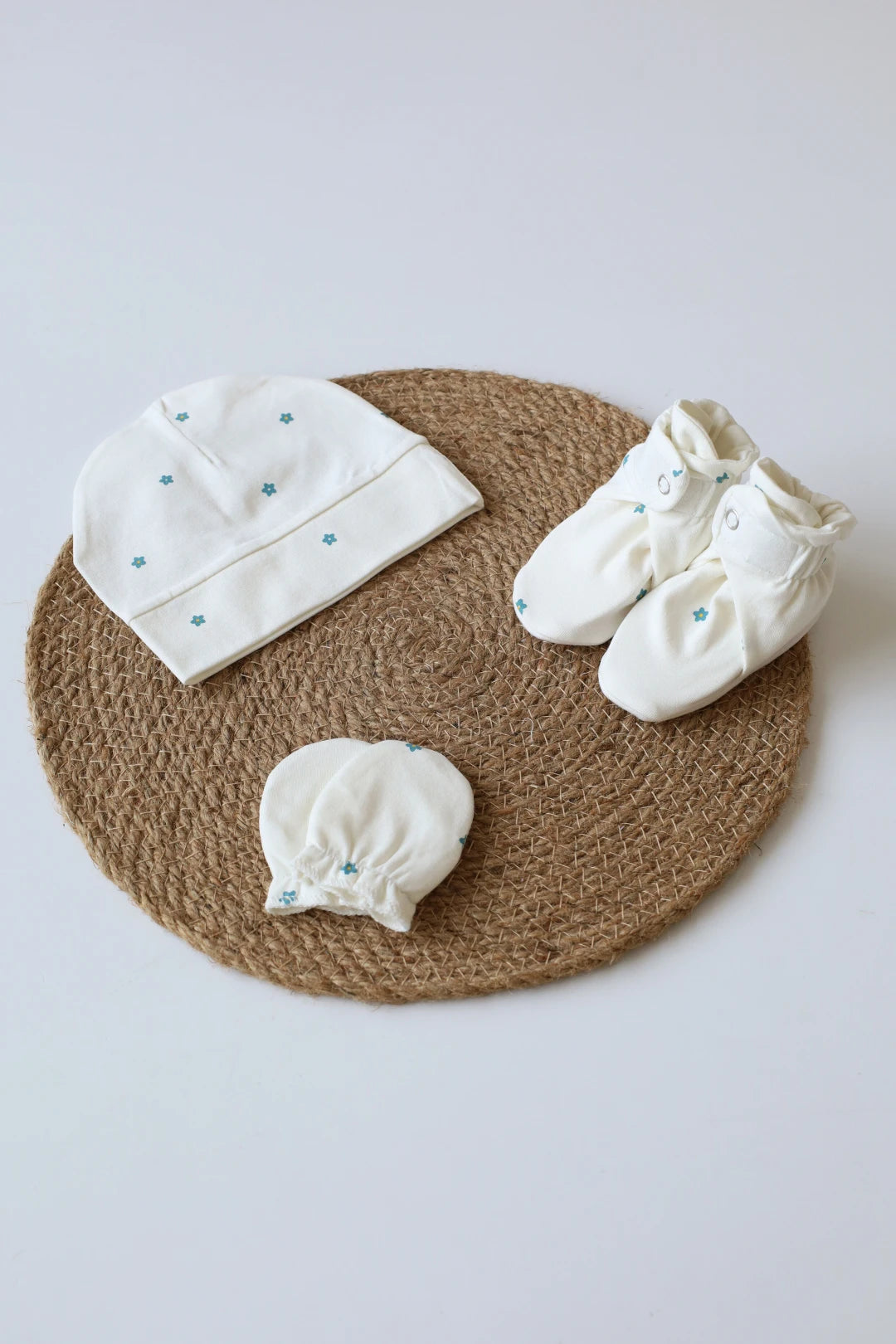 Trio-Bud-Cap-Mittens-and-Booties-Combo