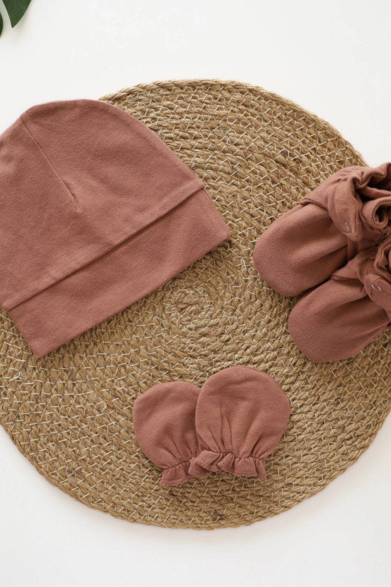 Trio Cocoa-Cap, Mitten and Bootie