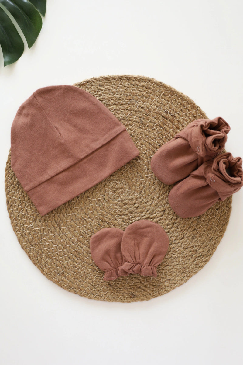 Trio Cocoa-Cap, Mitten and Bootie