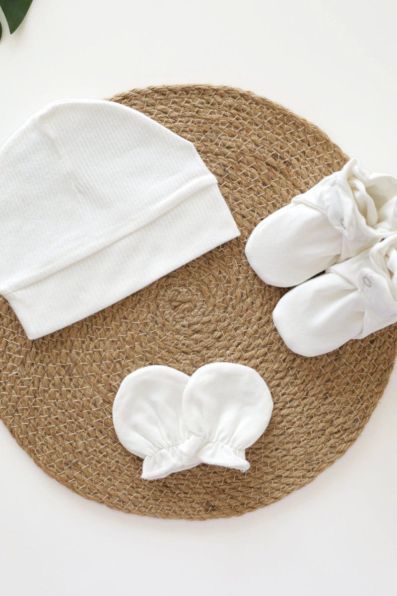 Trio Pearl-Cap, Mitten and Bootie